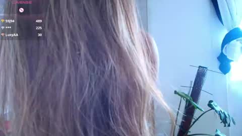 _bruna111_ online show from August 12, 7:05 pm