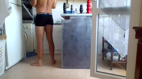 _bubble_buttfunxxx online show from July 7, 10:30 am