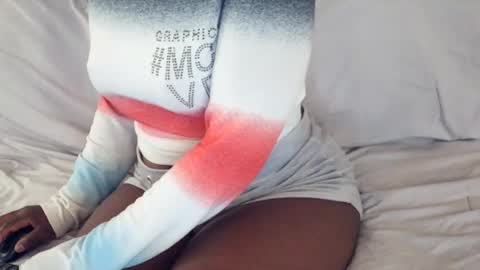 Aya online show from July 31, 4:56 pm