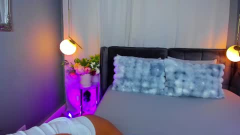 _carlawhite_ online show from August 13, 3:31 am
