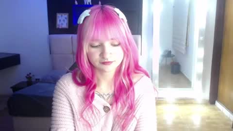 _charlotte_collins_ online show from August 6, 5:23 pm