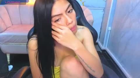 _charlottee_b online show from August 1, 3:18 pm