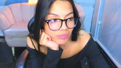 _charlottee_b online show from August 5, 10:19 pm