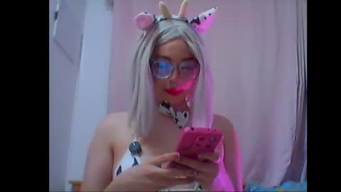 Cherry Moon  online show from July 23, 5:21 am