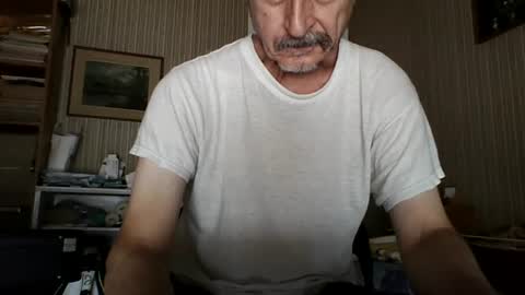 I hate social media  Odio las redes sociales online show from August 12, 3:03 pm