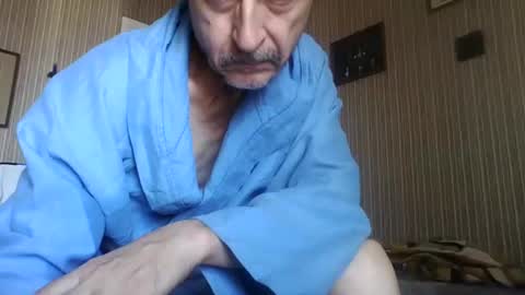 I hate social media  Odio las redes sociales online show from August 16, 8:18 am