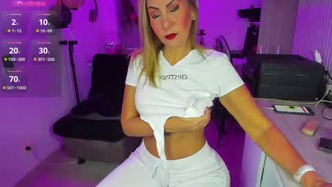  cristal ayala online show from July 22, 11:07 pm