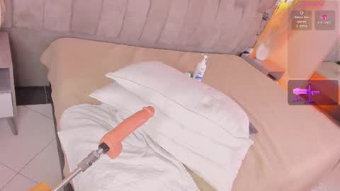 Curly Girl online show from August 12, 5:43 am