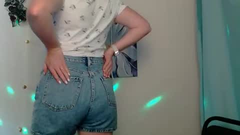 _cutie_and_shy_ online show from July 22, 9:11 am