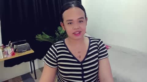 _diannamarie69_ online show from August 6, 4:17 pm