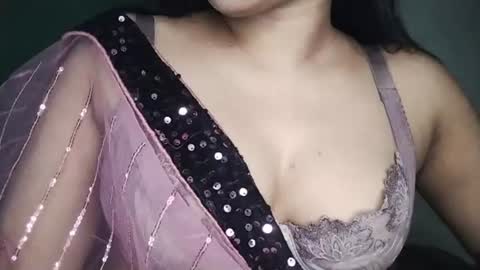 _dreamgirl_0 online show from August 5, 10:35 am
