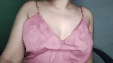 _dreamgirl_0 online show from August 11, 3:41 am