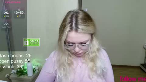 chloue and Gretta online show from August 2, 6:42 am