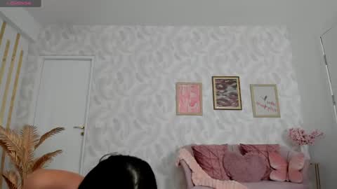 Elysa online show from August 2, 10:33 am