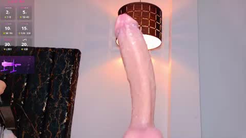 _emily_perez online show from July 28, 11:33 pm