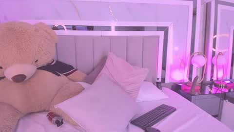 EMILY online show from August 6, 4:22 am