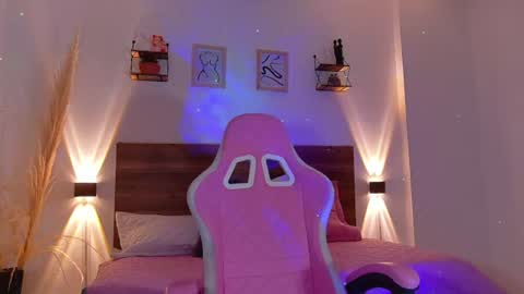 _emmacherry online show from August 1, 3:29 pm
