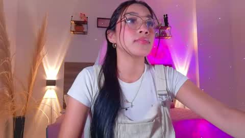 _emmacherry online show from August 6, 1:54 pm