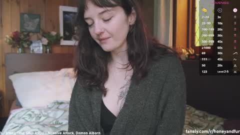 Jacqui  Queen goddess motorcycle mozzarella Jaq online show from June 4, 4:27 am