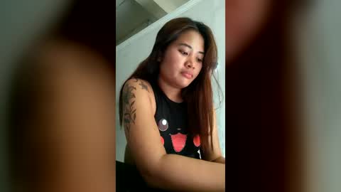 genny online show from August 10, 7:21 am
