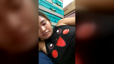 genny online show from August 10, 3:24 pm