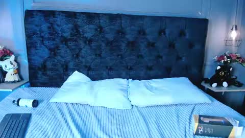 _hassay_ online show from August 11, 8:55 pm