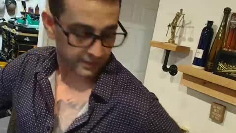 HoT SHoT  online show from August 7, 9:42 am