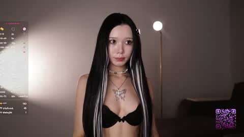 you Mia online show from August 14, 6:44 pm