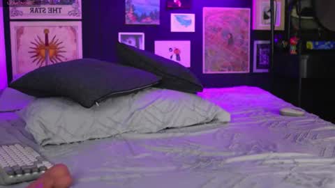 Irene online show from August 8, 4:34 am