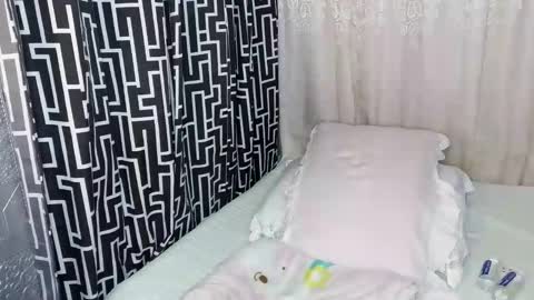 _jamescock online show from May 15, 4:01 am