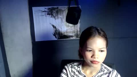 Jen online show from August 12, 4:42 pm