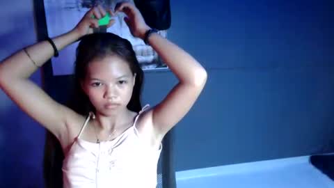 Jen online show from August 13, 4:43 pm