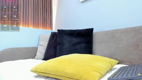    online show from August 8, 11:38 pm