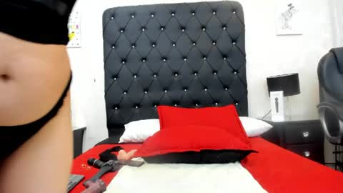 _johnson_alana online show from August 6, 3:44 pm