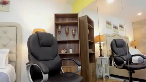 _johnson_alana online show from August 12, 7:16 pm