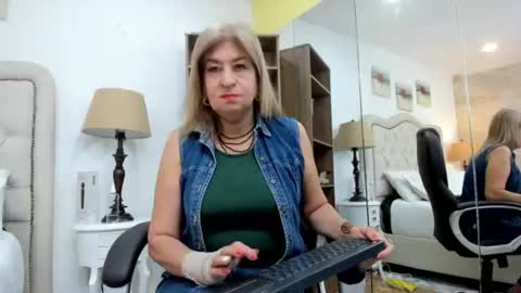 _johnson_alana online show from August 13, 12:30 pm