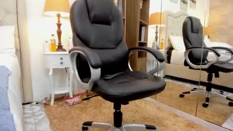 _johnson_alana online show from August 14, 4:10 pm