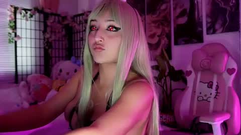 JULIANA online show from August 2, 7:10 pm