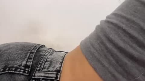 _justagirl online show from August 7, 5:35 pm
