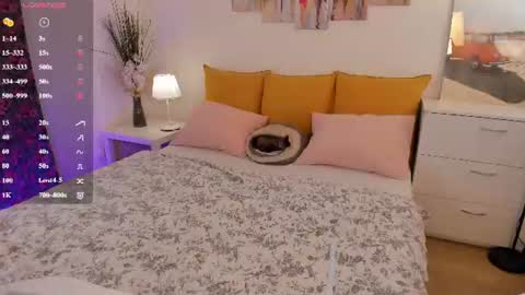Kate online show from August 4, 11:40 am