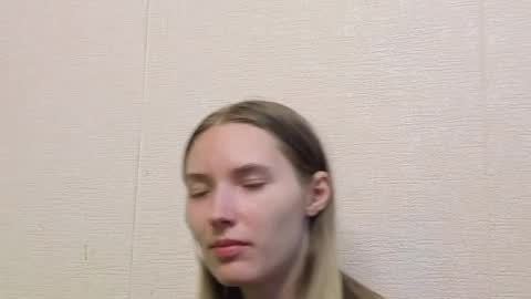 _kikiclark_ online show from June 6, 3:12 am