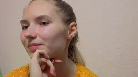 _kikiclark_ online show from July 12, 8:26 pm