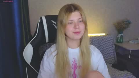 Molly online show from May 27, 8:33 pm