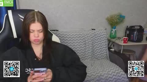 Molly online show from June 1, 10:45 pm