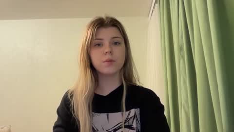 Molly online show from June 17, 7:24 pm