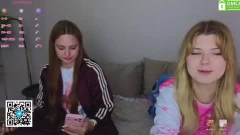 Molly online show from June 25, 6:44 pm