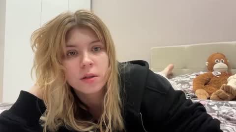 Molly online show from June 28, 4:54 pm