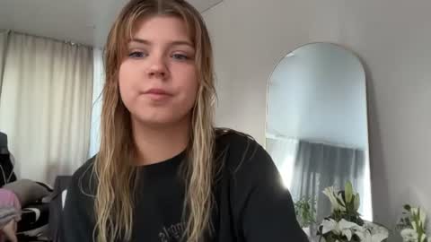 Molly online show from July 2, 12:39 pm