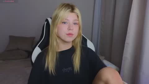 Molly online show from July 11, 8:26 pm