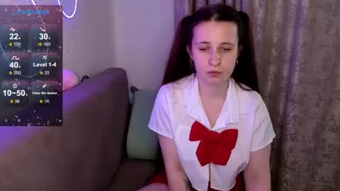 _kylle_ online show from July 28, 4:35 pm